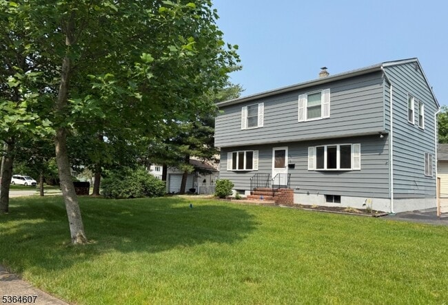 Building Photo - 726 Midwood Rd