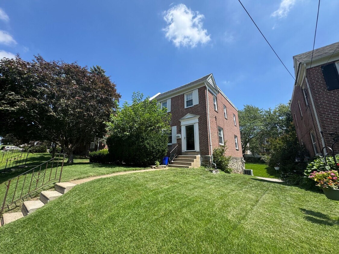 Lovely 3-Bedroom Townhouse in Drexel Hill!... - Lovely 3-Bedroom Townhouse in Drexel Hill!...