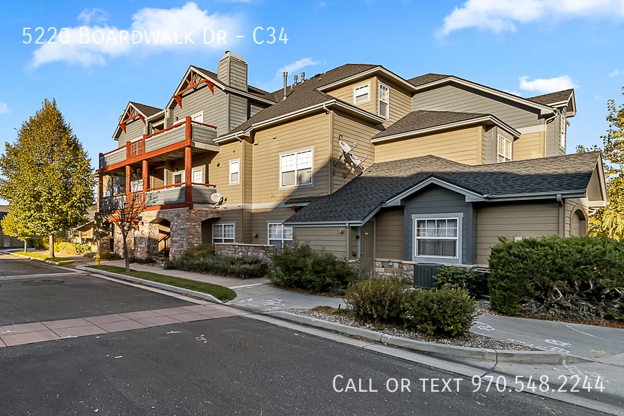 Foto principal - 5220 Boardwalk Dr
