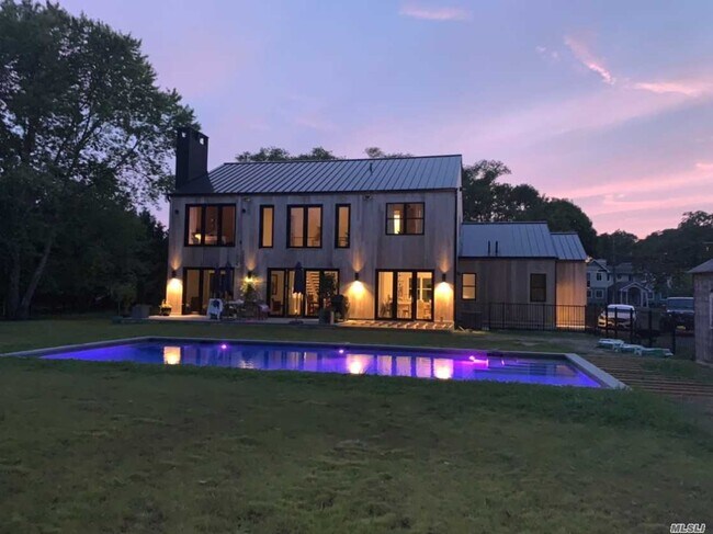 Foto del edificio - 56 Tanners Neck Ln