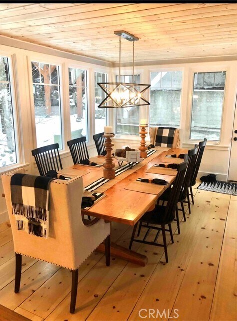 Building Photo - 739 Kings Ct