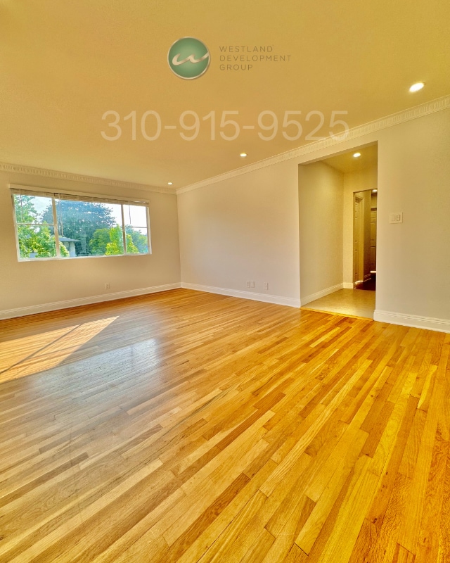Building Photo - 3166 S Barrington Ave