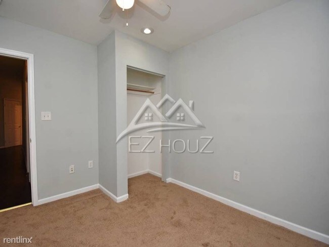 Foto del edificio - 4 br, 3 bath House - 2436 Barclay Street