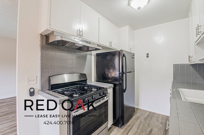 Building Photo - 3399 Bennett Dr