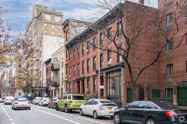 Building Photo - 364-366 W 30th St