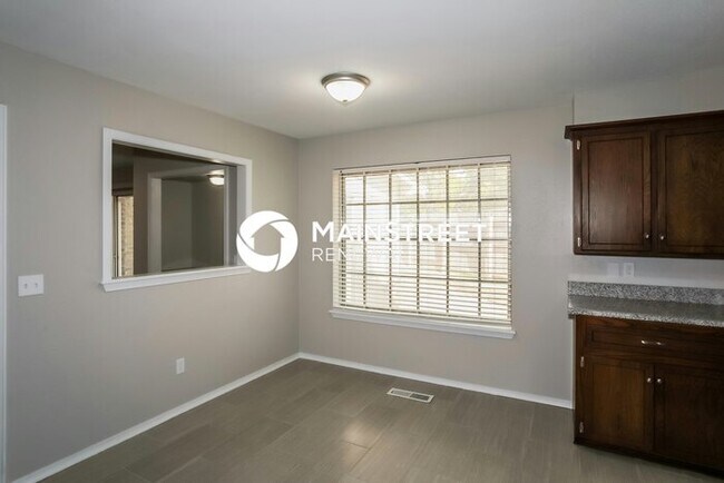 Foto del edificio - 3 Bedroom Pet-Friendly Home in EDMOND, OK ...