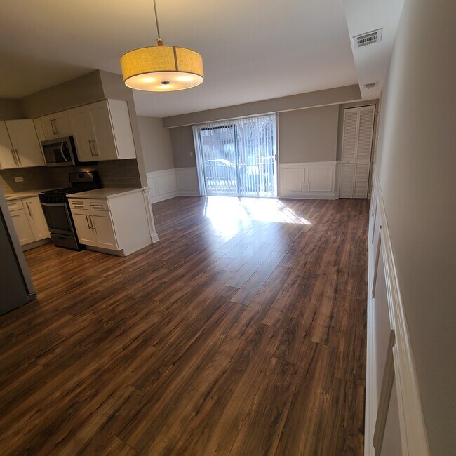 Dinning area - 10501 S Highland Ave