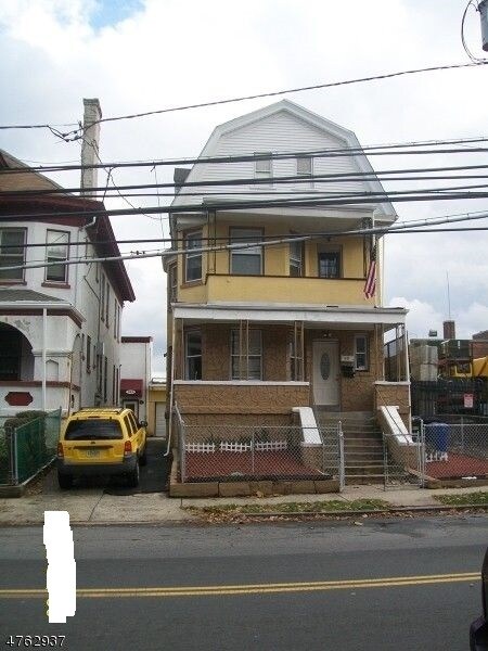Building Photo - 40 Coit St