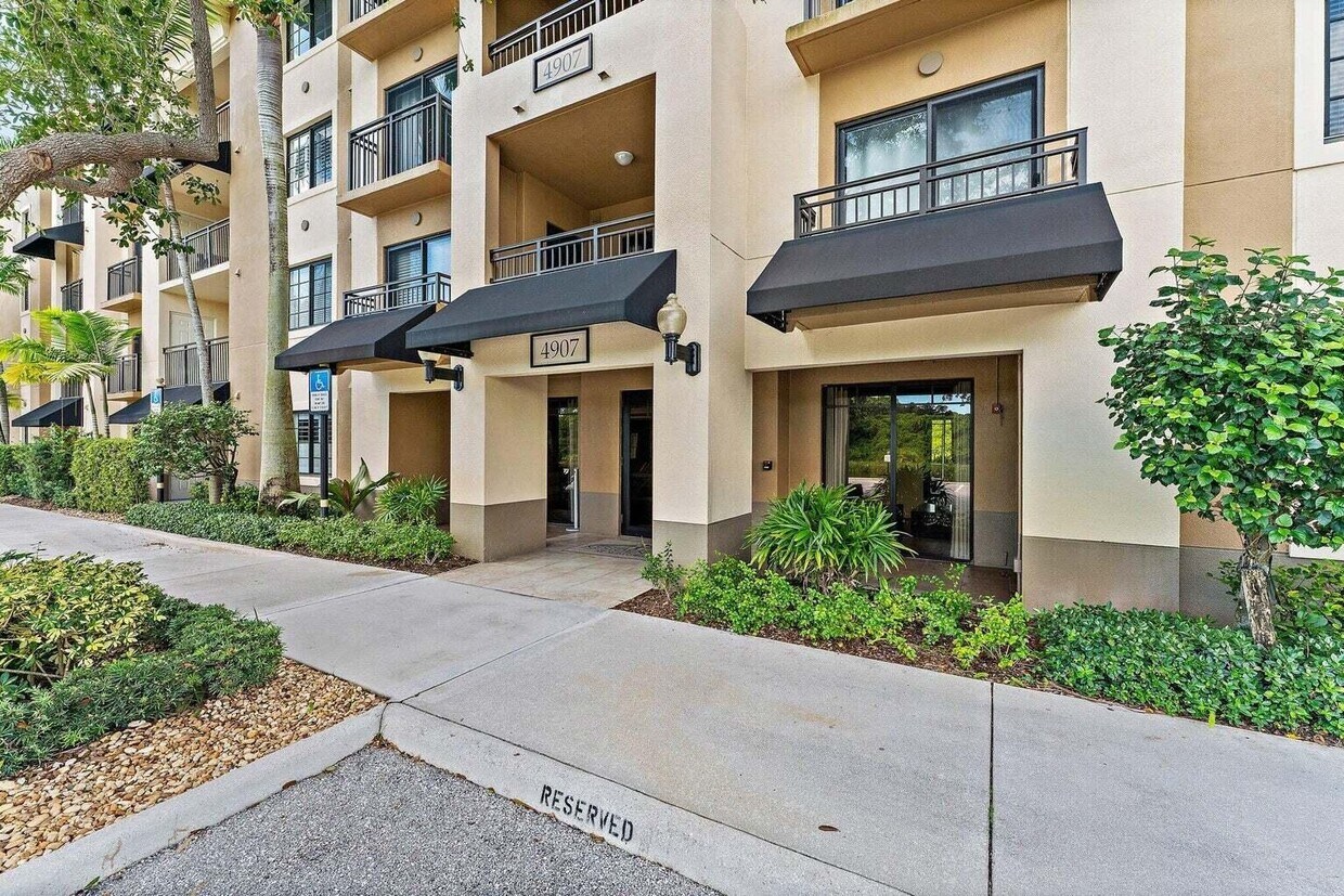 4801 PGA Boulevard Unit 1203, Palm Beach Gardens, FL 33418 Condo for
