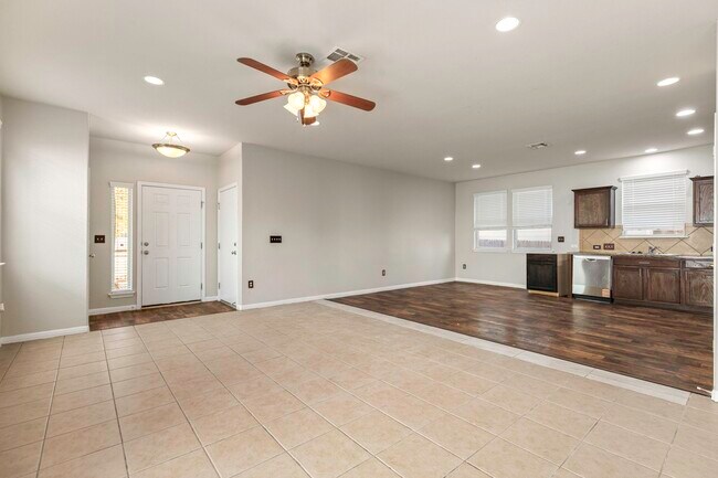 Foto del edificio - 253 Eagle Brook Ln
