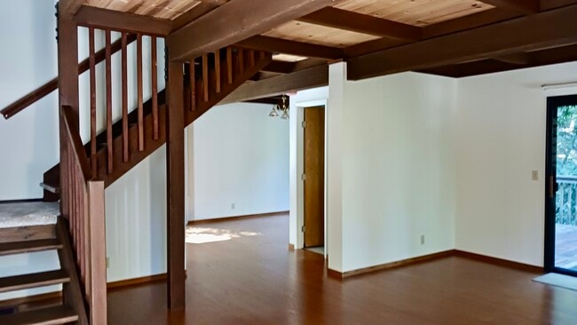 Building Photo - 10483 Woodside Dr