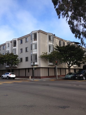Building Photo - 1650 Octavia St