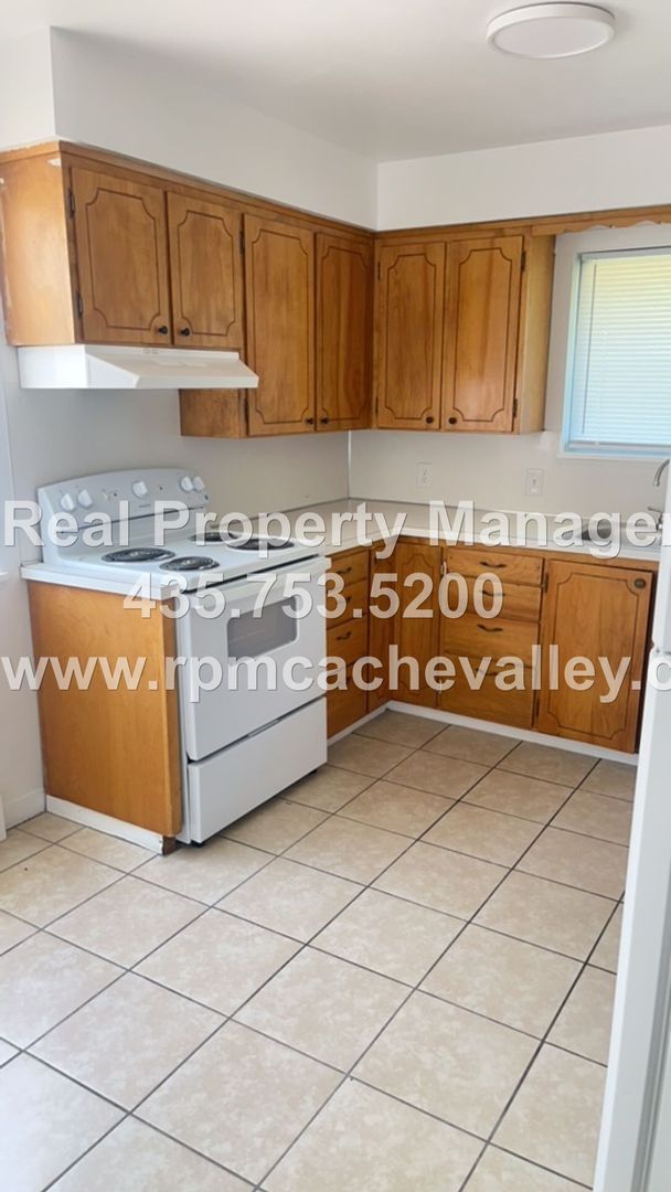Foto del edificio - 420 1/2 N 200 W # 1-4