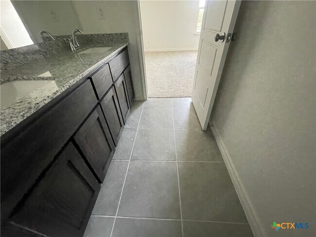 Building Photo - 302 Agua Chiquita Ct