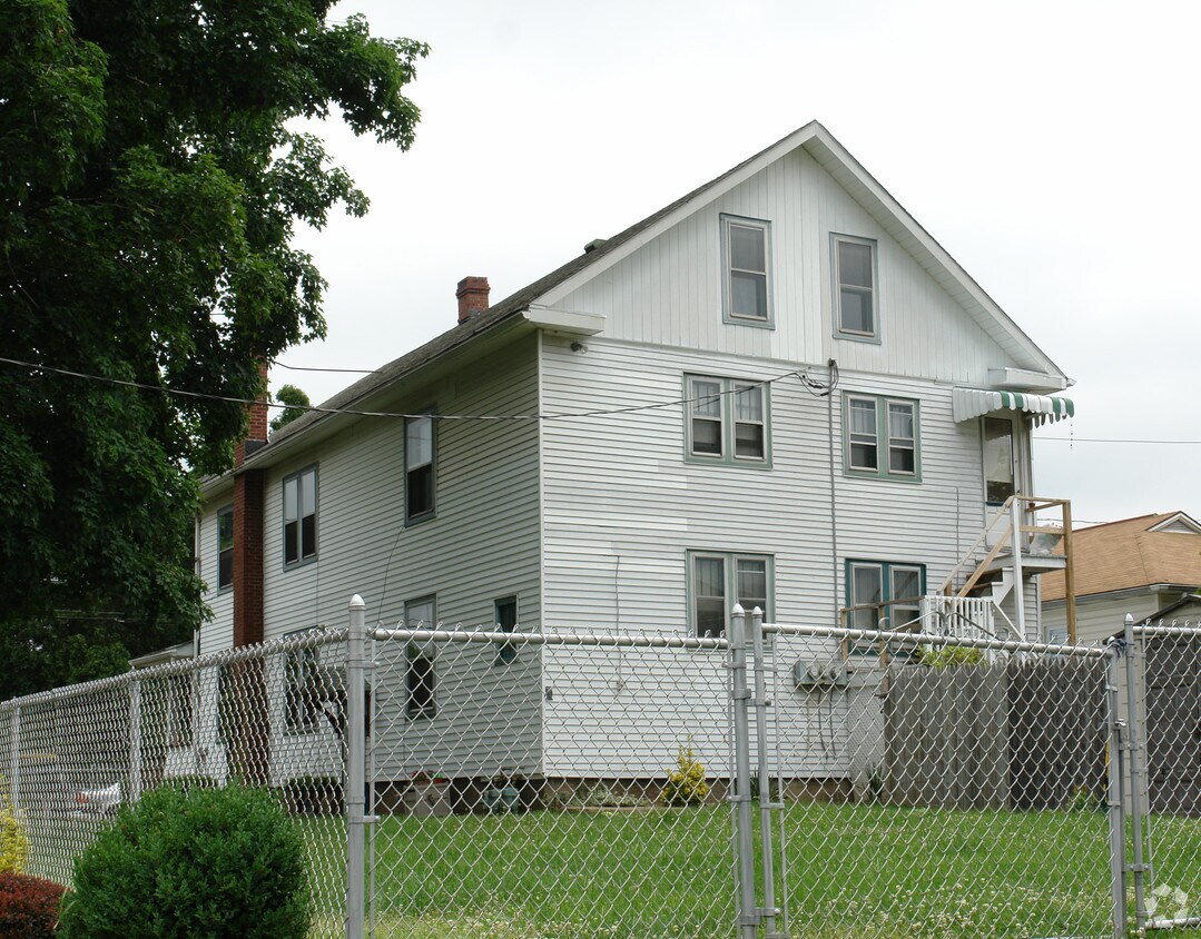 Building Photo - 905-907 Masser St