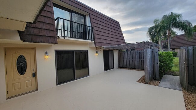 Building Photo - 606 6th Ln