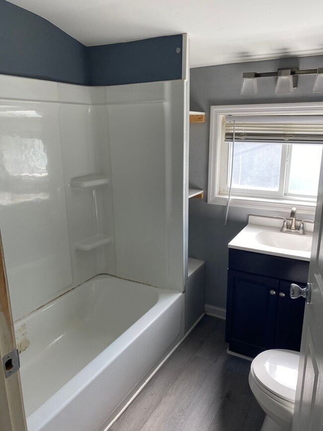 Building Photo - 1 bd in Central Columbia