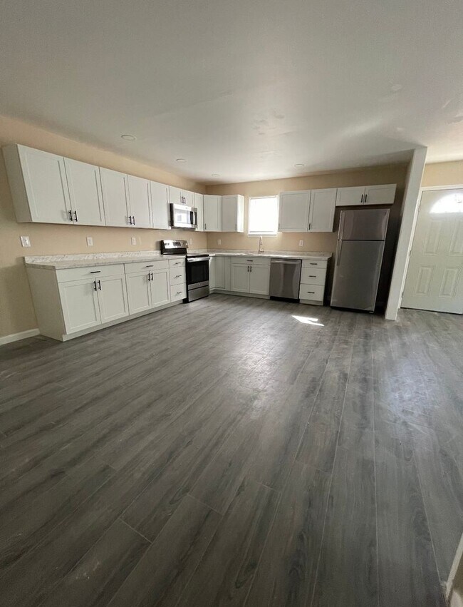 Foto del edificio - Newly Renovated 2 Bedroom House in McMinnv...