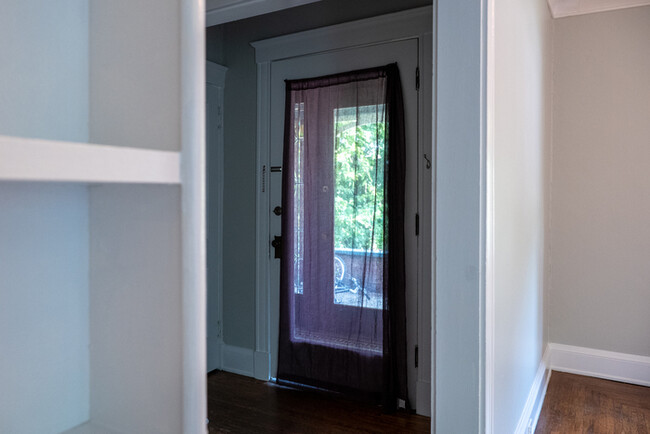 Building Photo - Beautiful Home in Cincinnati