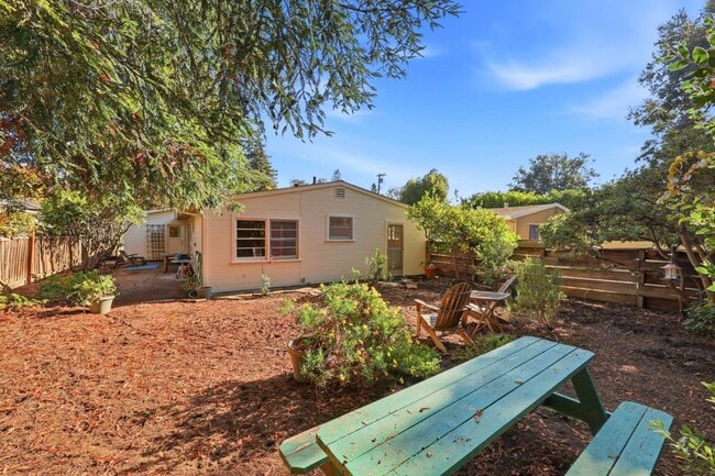 Building Photo - 429 Pope St