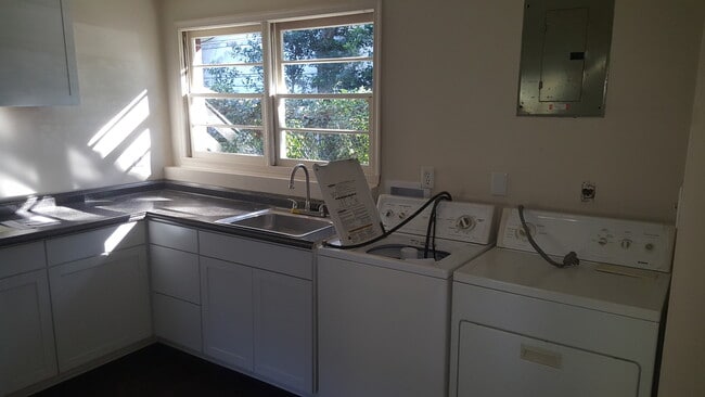 Foto del edificio - 9548 11th Bay St