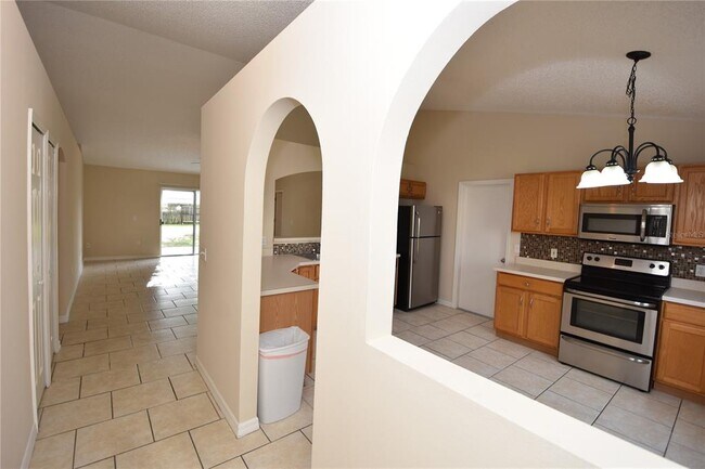 Building Photo - 6 Zither Ct