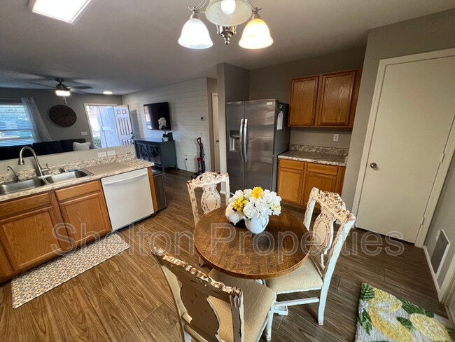 Foto del edificio - 15439 W Cortez St