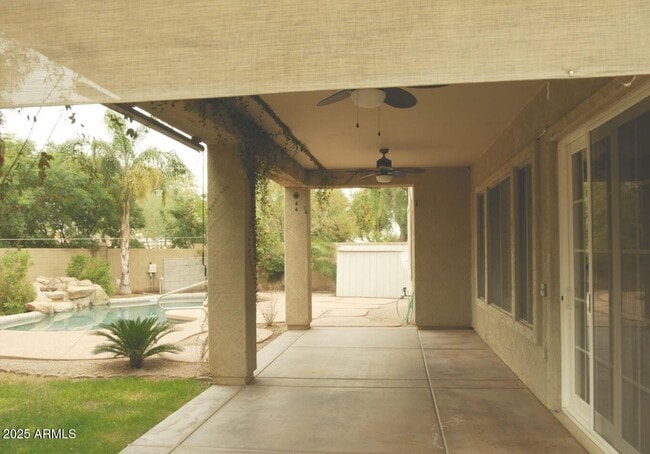 Building Photo - 2520 S Dragoon Dr
