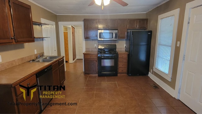 Building Photo - 2bed/2bath home with bonus area