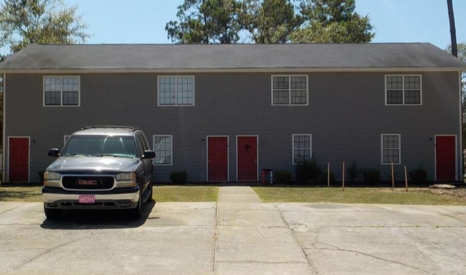 Building Photo - 2700 Doncaster Dr