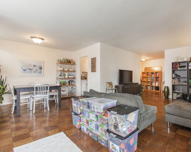 Foto del edificio - 246 E 20th St