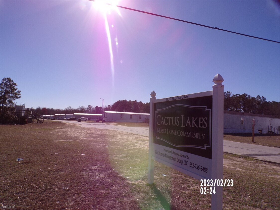 Foto principal - 3 br, 2 bath Mobile Home - Cactus Lakes Mo...