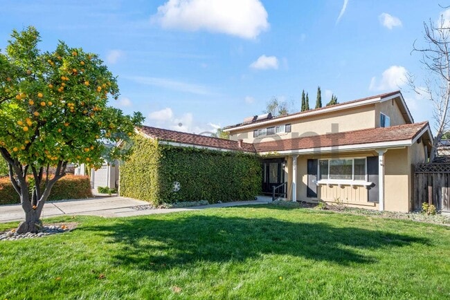 Building Photo - 743 Shawnee Ln