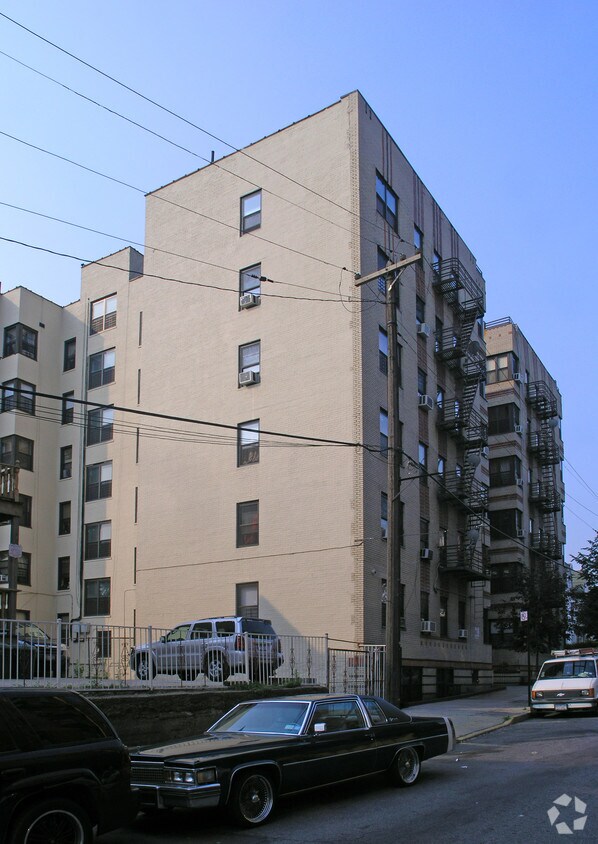 2786-2788 Bainbridge, ¡alejado - 2786-2788 Bainbridge Ave