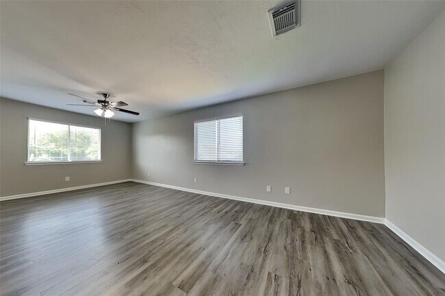 Foto del edificio - 17907 Timber Crossing Ln