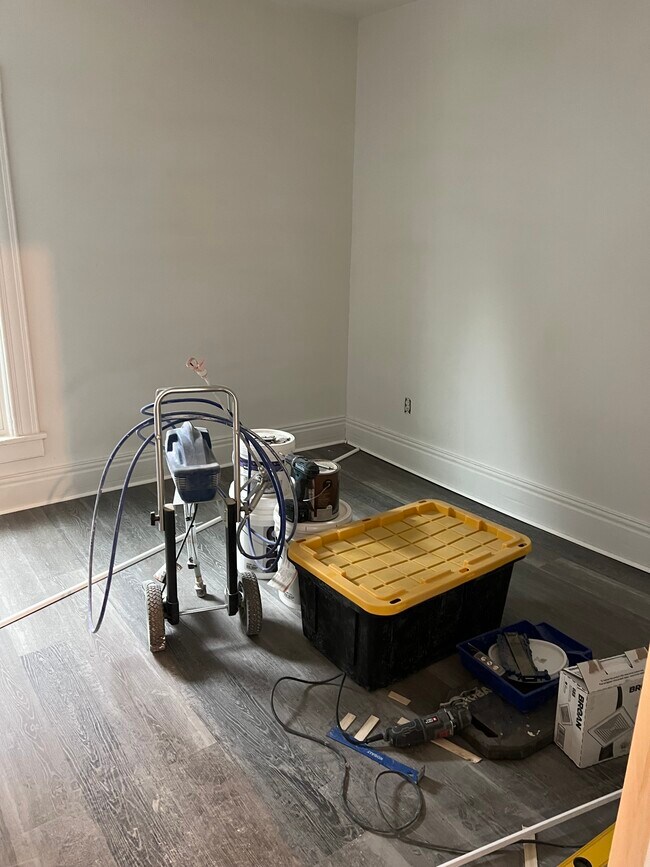 206-tompkins-st-unit-upstairs-flat-syracuse-ny-13204-apartments-in