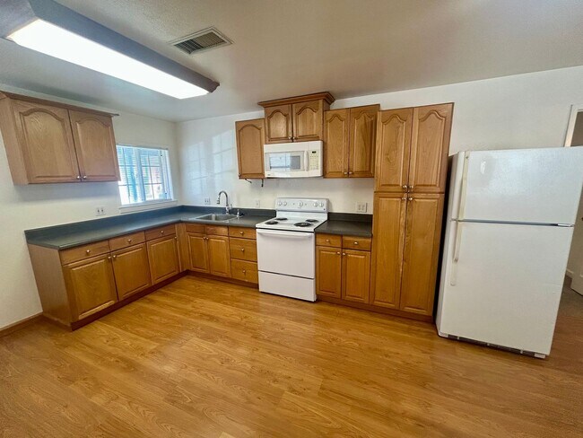 Photo - 1849 Washington Ave Apartment