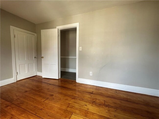 Building Photo - 1245 Cranston St