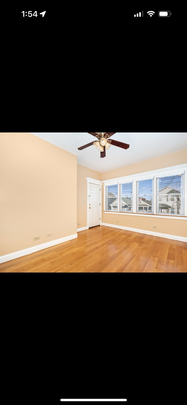 Building Photo - 637 W 46th Pl