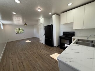 Building Photo - 5366 S Jordan Canal Rd