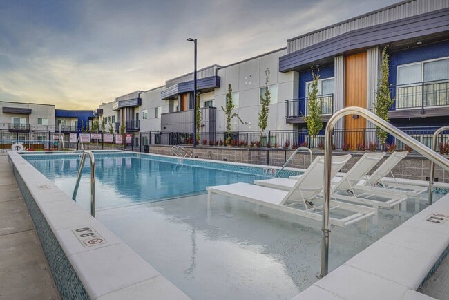 Building Photo - The Opal Apartments