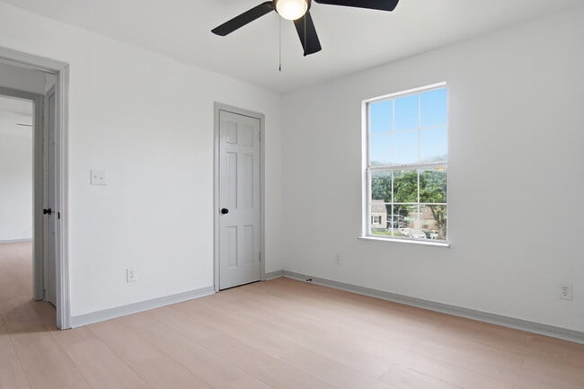 Foto del edificio - 1305 Bellevidere Dr