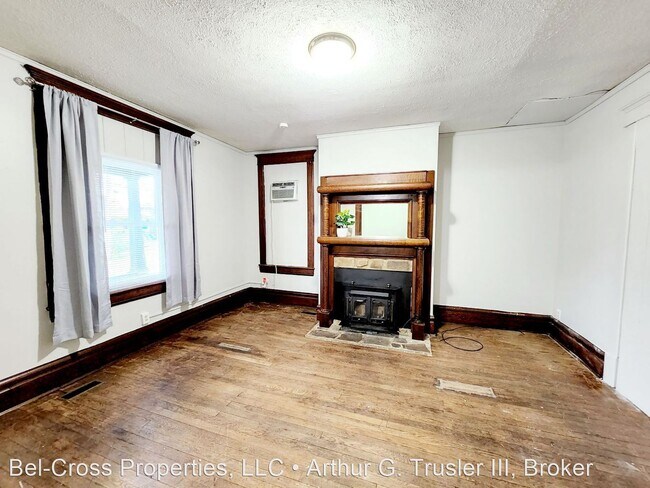 Foto del edificio - 5 br, 2 bath House - 400 Fife Avenue