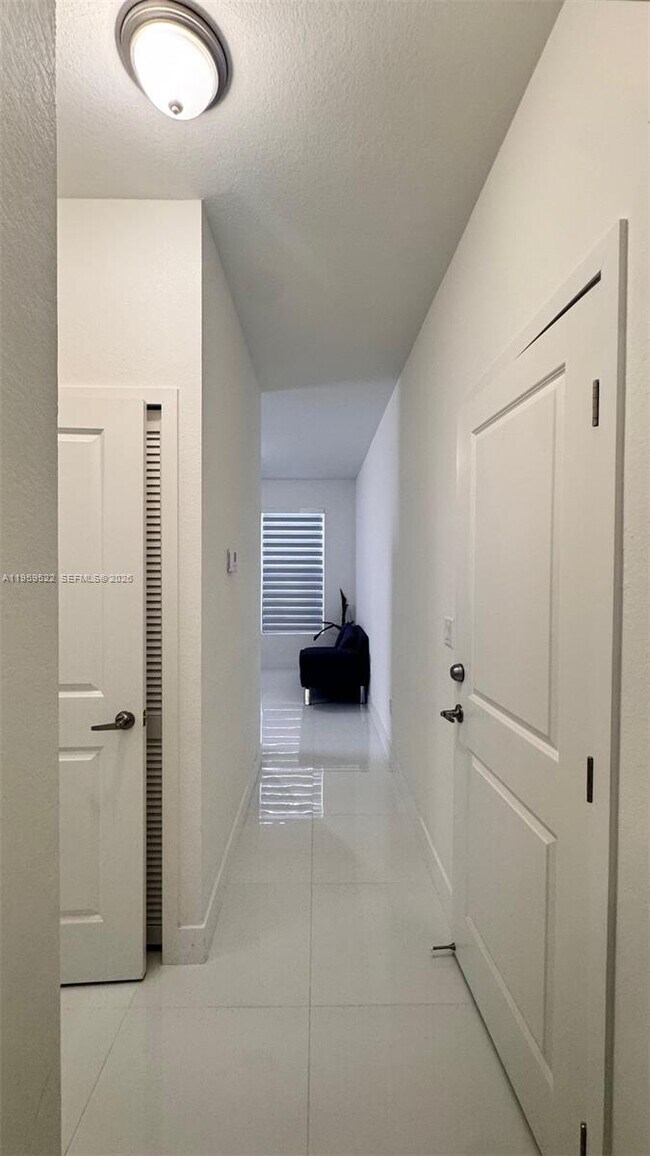 Foto del edificio - 1820 SW 144th Ave