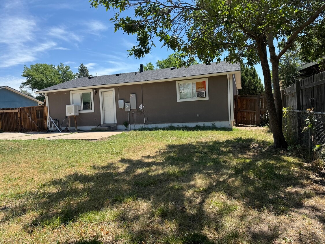 BACK YARD - 5141 Xanadu St