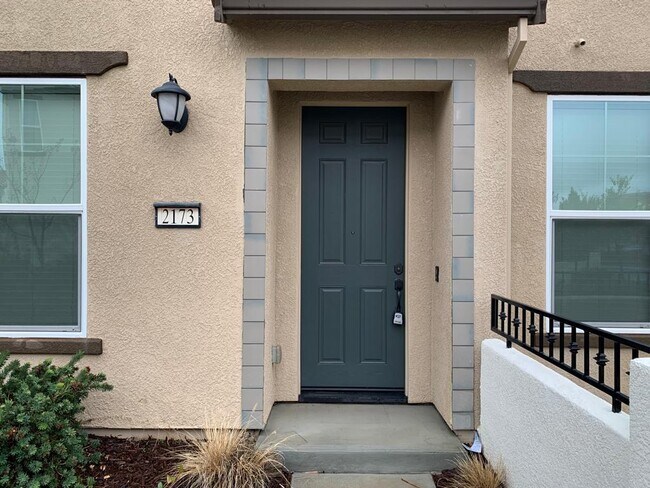 Foto del edificio - 2173 Pleasant Grove Blvd