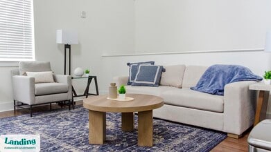 Building Photo - 901 Kelly Green Ln