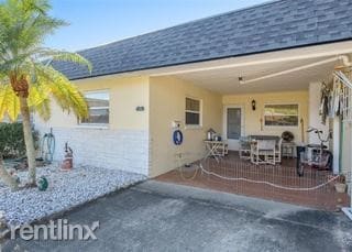 Building Photo - 1 br, 1 bath Triplex - 156 Sky Loch Dr W