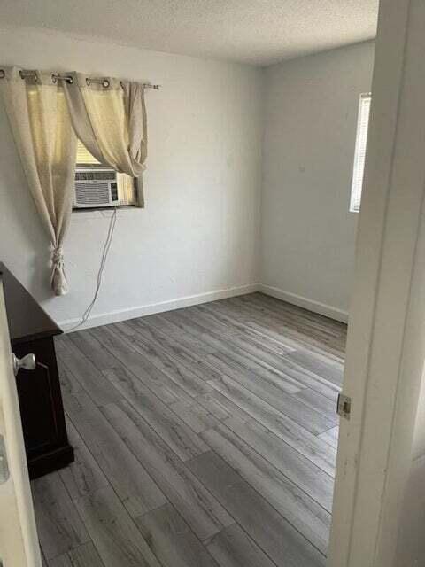 Foto del edificio - 2570 42nd St