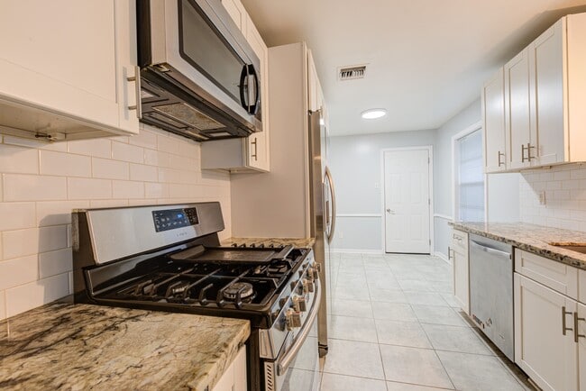 Building Photo - 7130 Carvel Ln